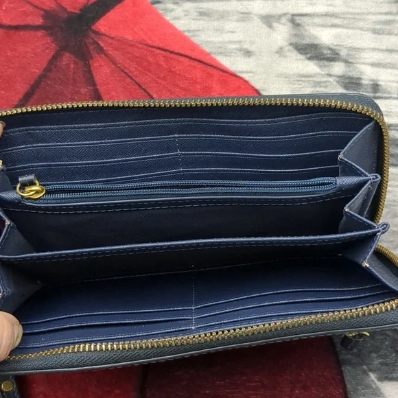 Fossil Navy Zip Around Leather Wallet - Picture 7 of 11